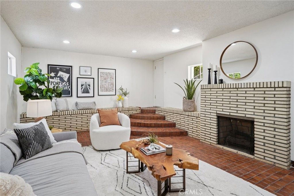 Fireplace, Interior, Living room, Recessed Lighting