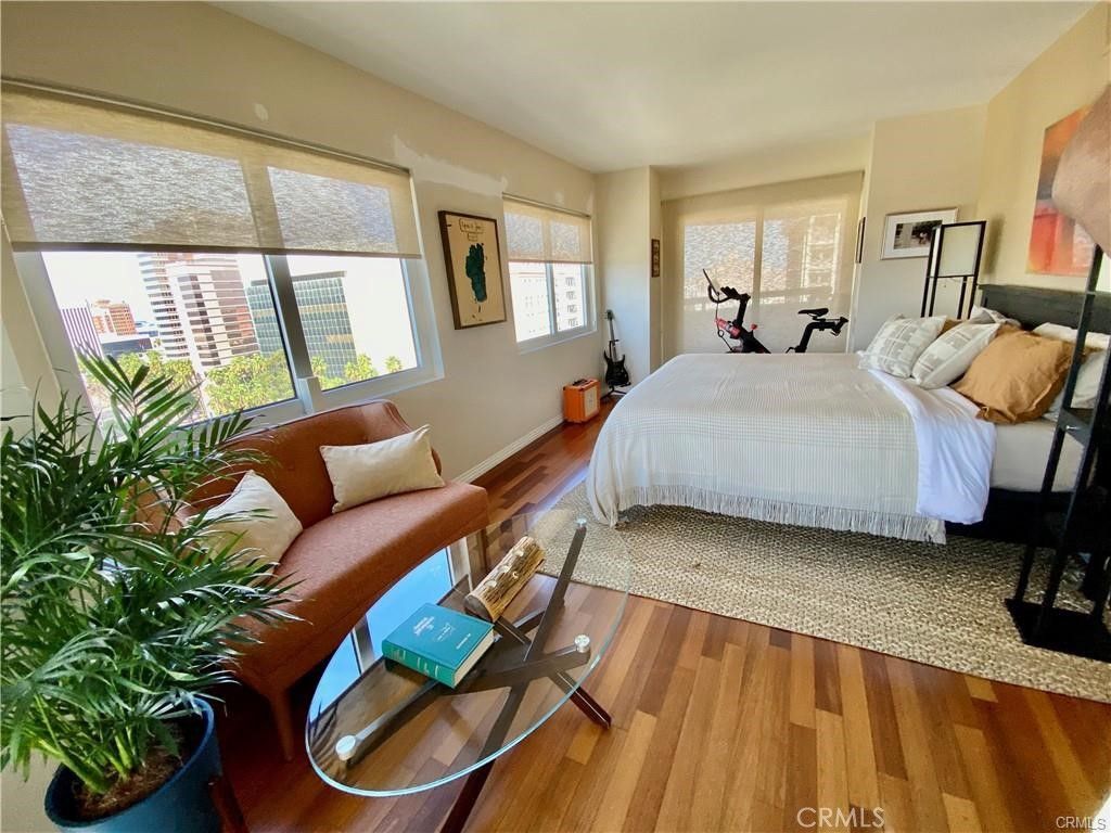 Bedroom, Fitness Equipment, Interior, Wood Texture Flooring