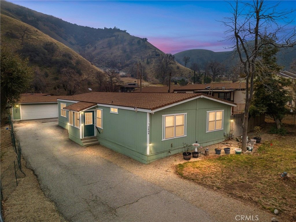 Detached Garage, Exterior