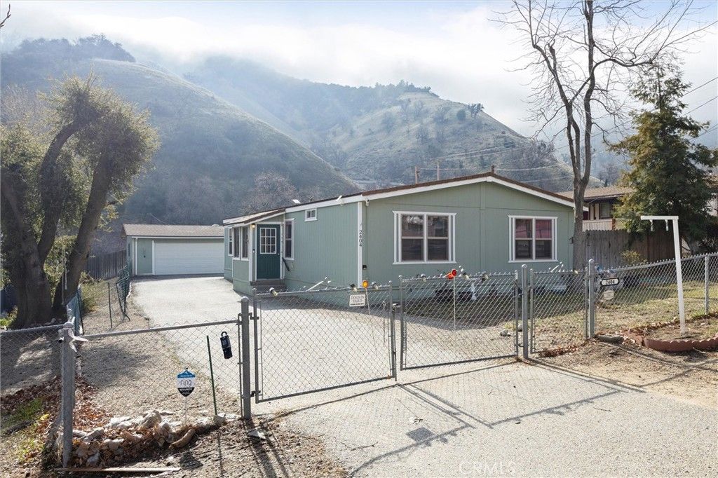 Detached Garage, Exterior