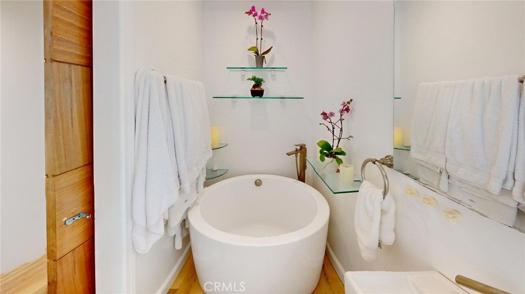 Bathroom, Free Standing Baths, Interior