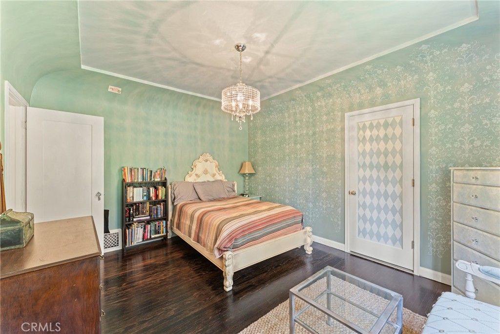 Bedroom, Interior, Pendant Lights, Wood Texture Flooring
