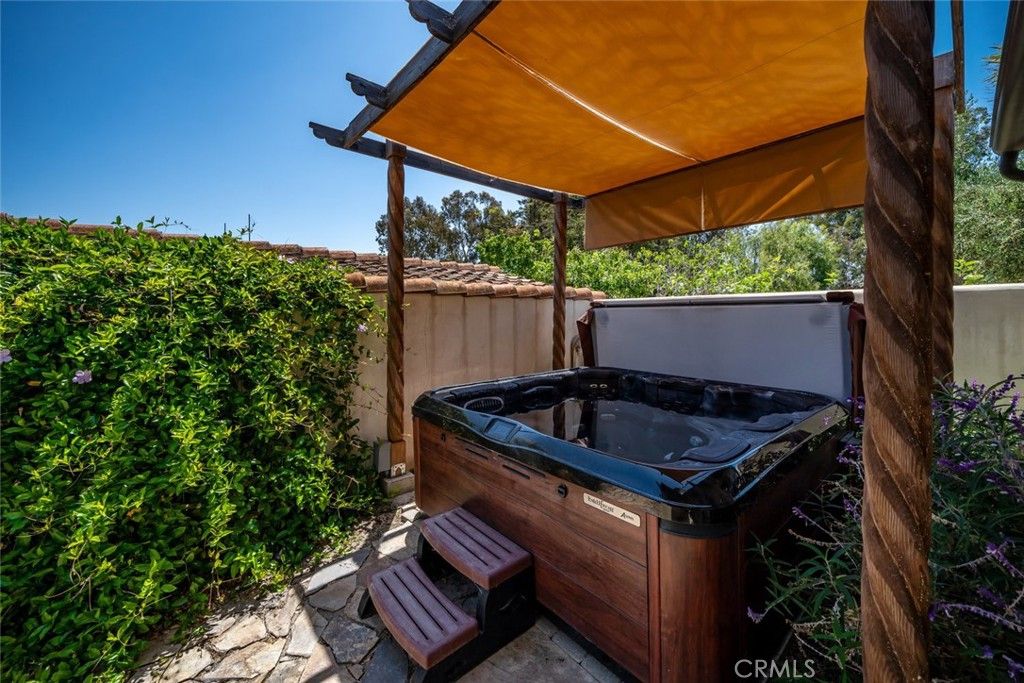 Exterior, Hot Tub