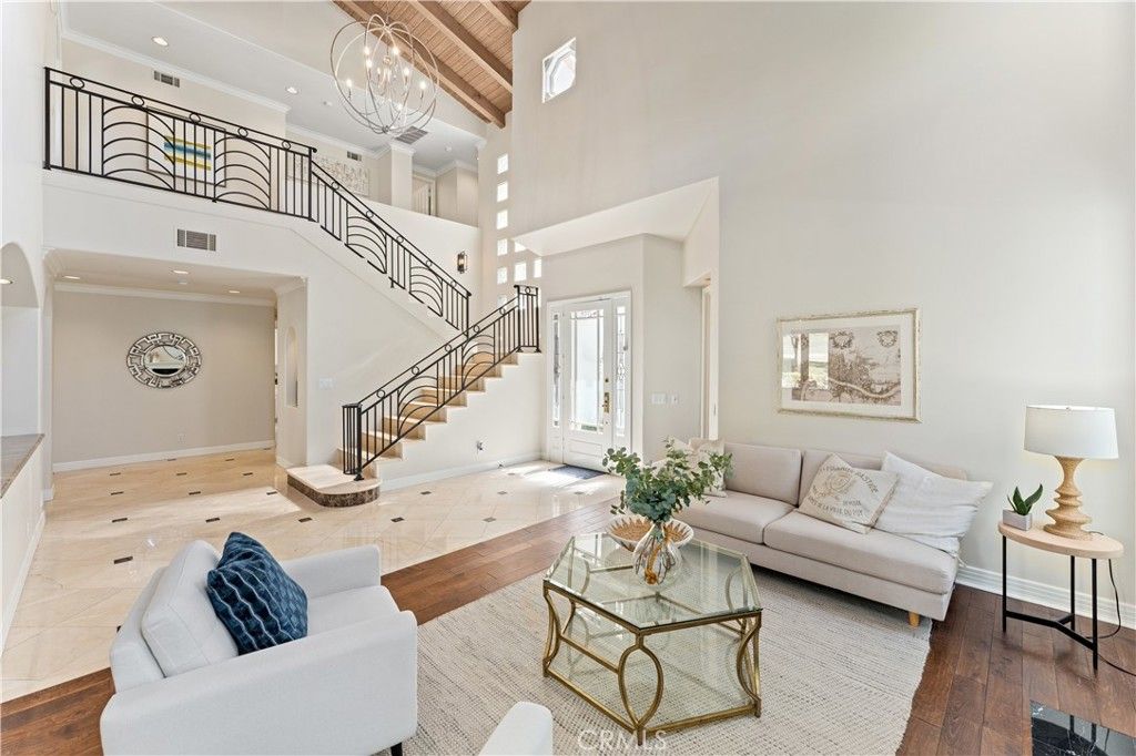 Chandelier, Interior, Living room, Recessed Lighting, Wood Texture Flooring