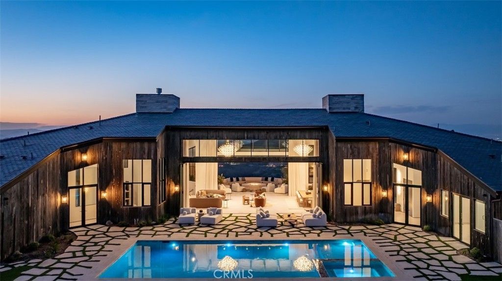 Exterior, Pool, Water