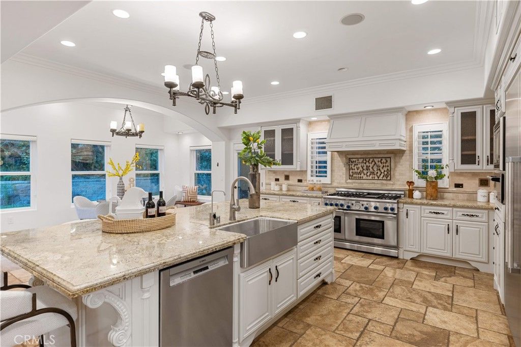 Chandelier, Interior, Kitchen, Recessed Lighting, Stainless Steel Appliances