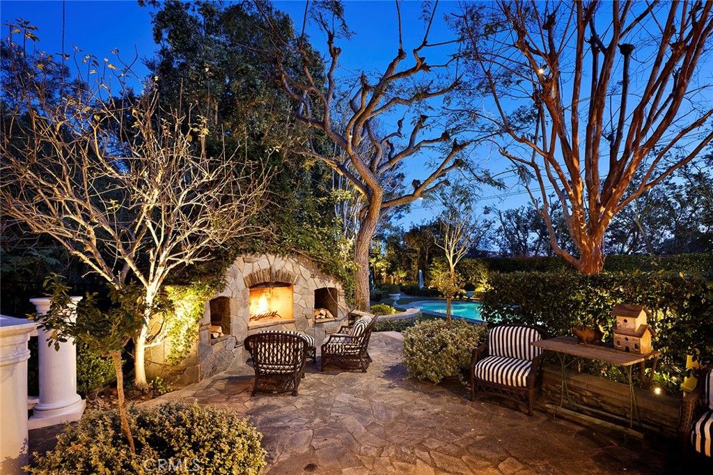 Exterior, Fireplace, Pool