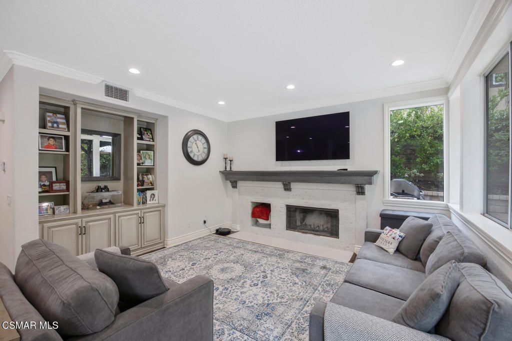 Fireplace, Interior, Living room, Recessed Lighting