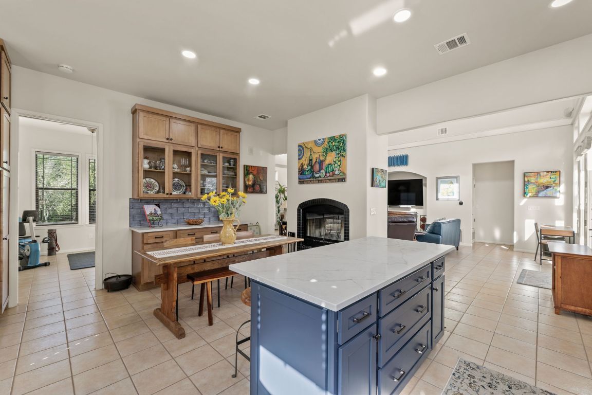 Fireplace, Interior, Kitchen, Recessed Lighting