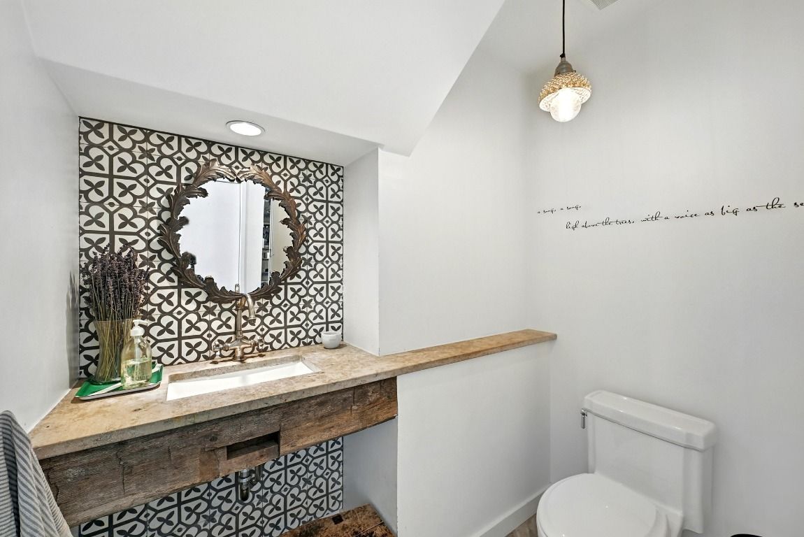 Bathroom, Interior, Pendant Lights, Recessed Lighting