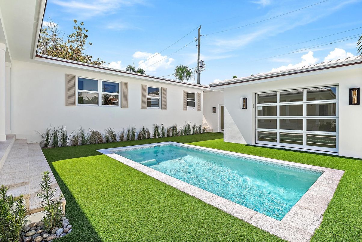 Exterior, Pool
