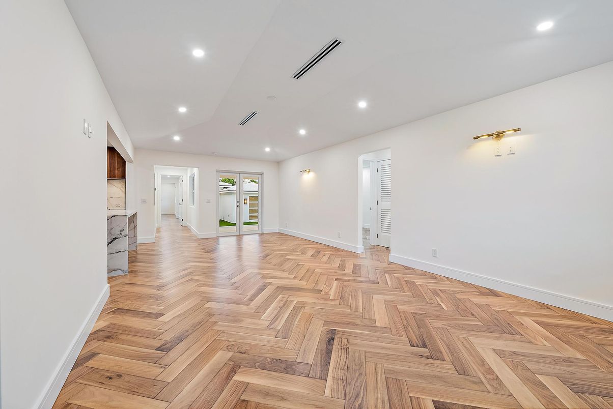 Empty room, Interior, Recessed Lighting, Wood Texture Flooring