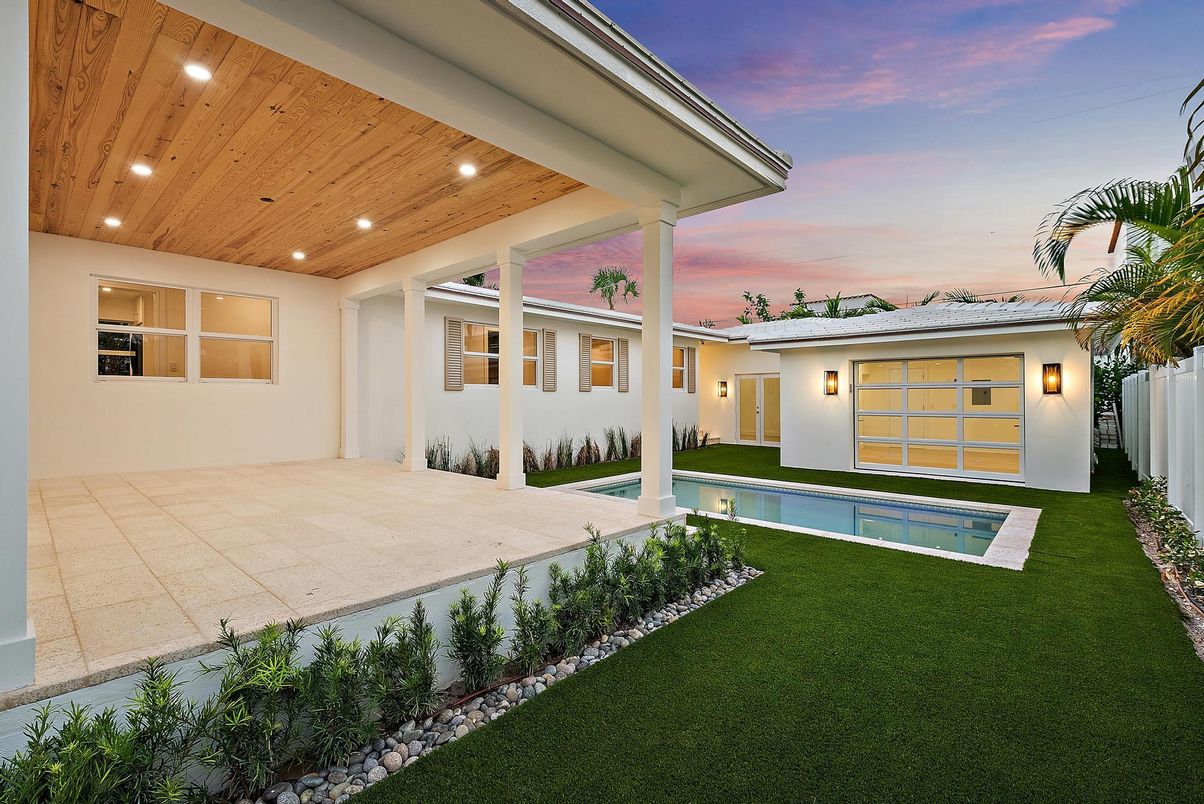 Exterior, Pool