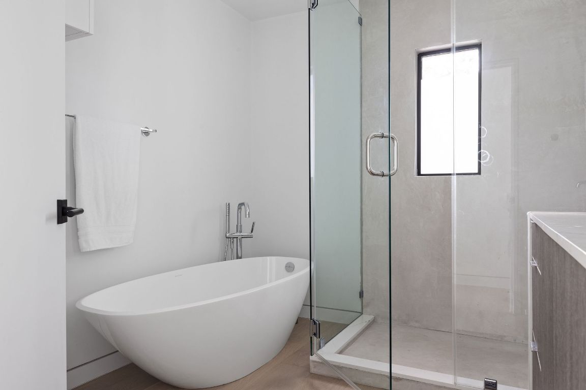 Bathroom, Free Standing Baths, Glass Shower, Interior