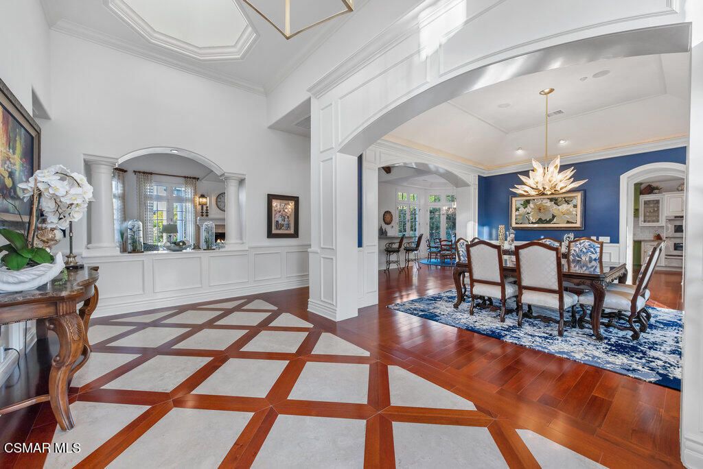 Dining room, Interior, Pendant Lights, Recessed Lighting, Wood Texture Flooring