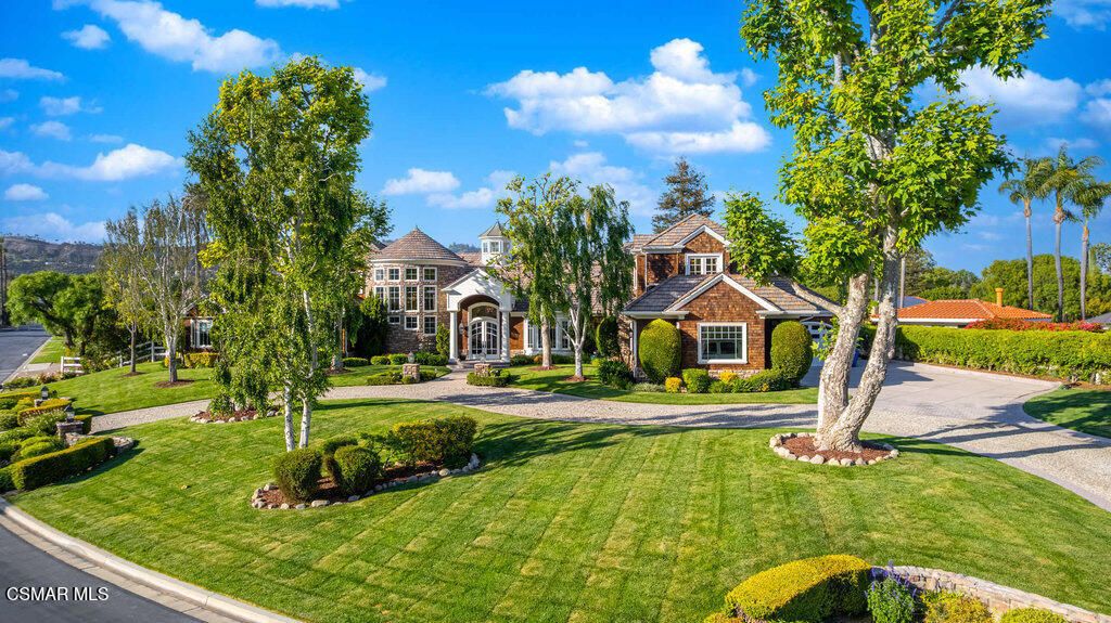 Backyard, Exterior, Facade, Brick Facade, French Provincial