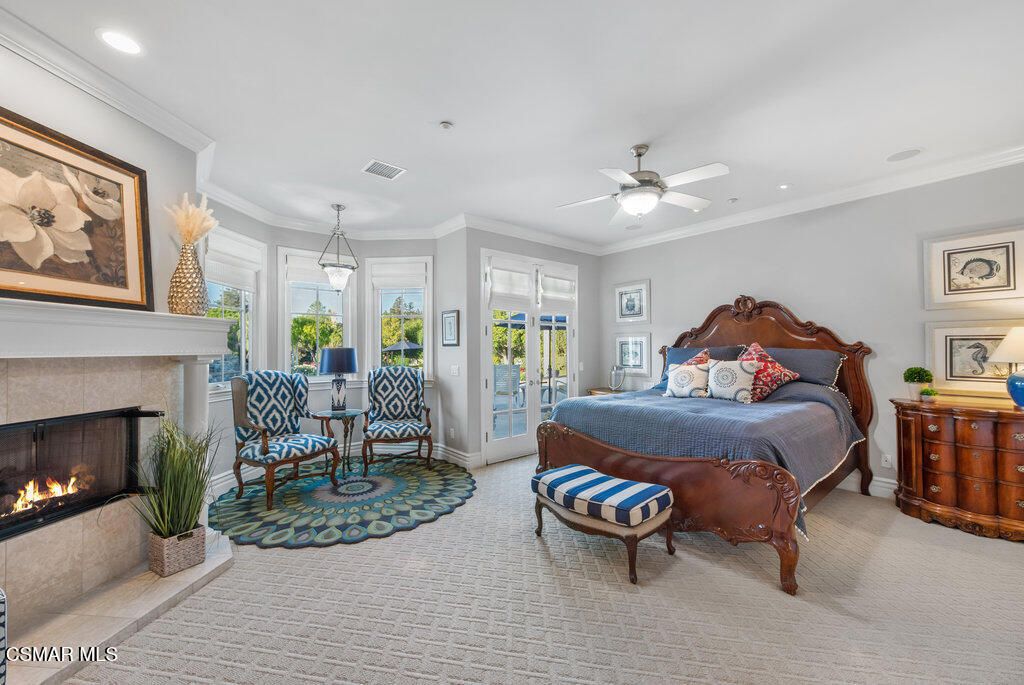Bedroom, Fireplace, Interior, Pendant Lights, Recessed Lighting