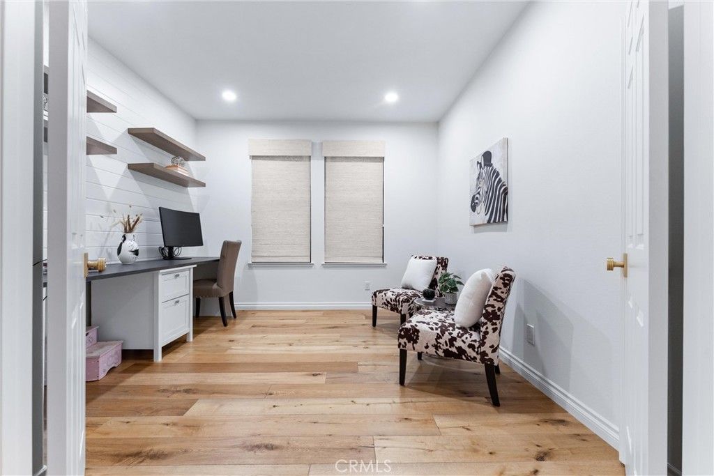 Home Office, Interior, Recessed Lighting, Wood Texture Flooring