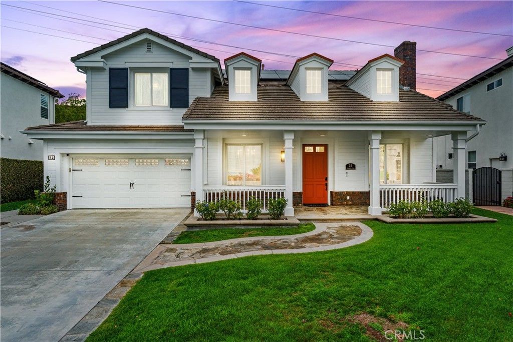 Attached, Exterior, Facade, Farmhouse