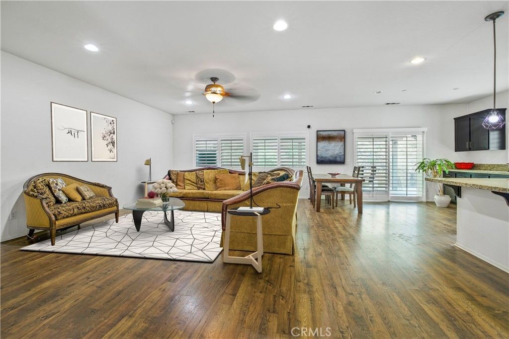 Dining room, Interior, Living room, Pendant Lights, Recessed Lighting, Wood Texture Flooring