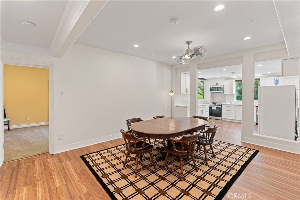 Chandelier, Dining room, Interior, Kitchen, Pendant Lights, Recessed Lighting, Wood Texture Flooring