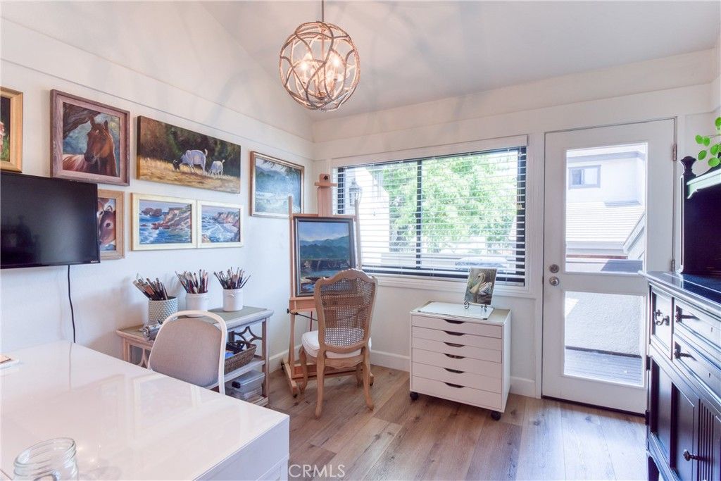 Chandelier, Interior, Wood Texture Flooring