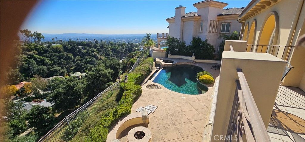 Exterior, Pool, Other
