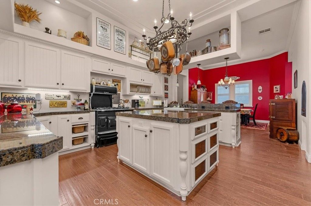 Chandelier, Dining room, Interior, Kitchen, Recessed Lighting, Wood Texture Flooring
