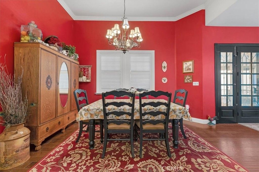Chandelier, Dining room, Interior, Wood Texture Flooring