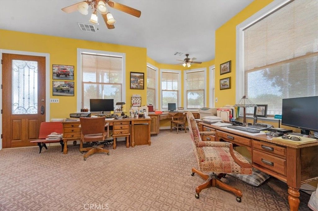 Home Office, Interior