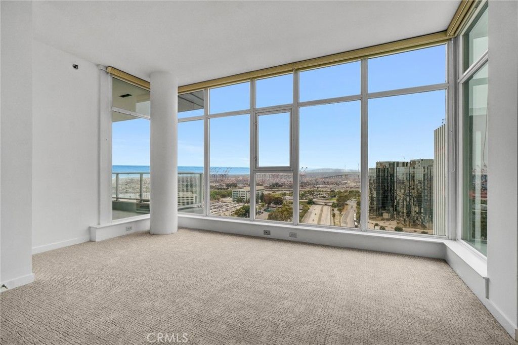 Empty room, Interior, Water