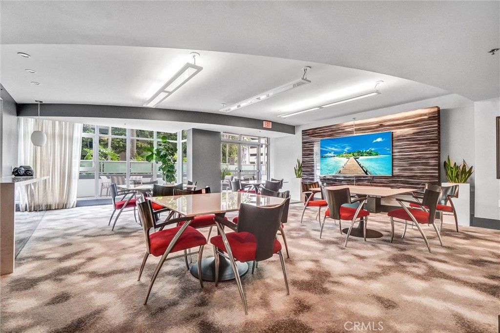 Dining room, Interior, Recessed Lighting