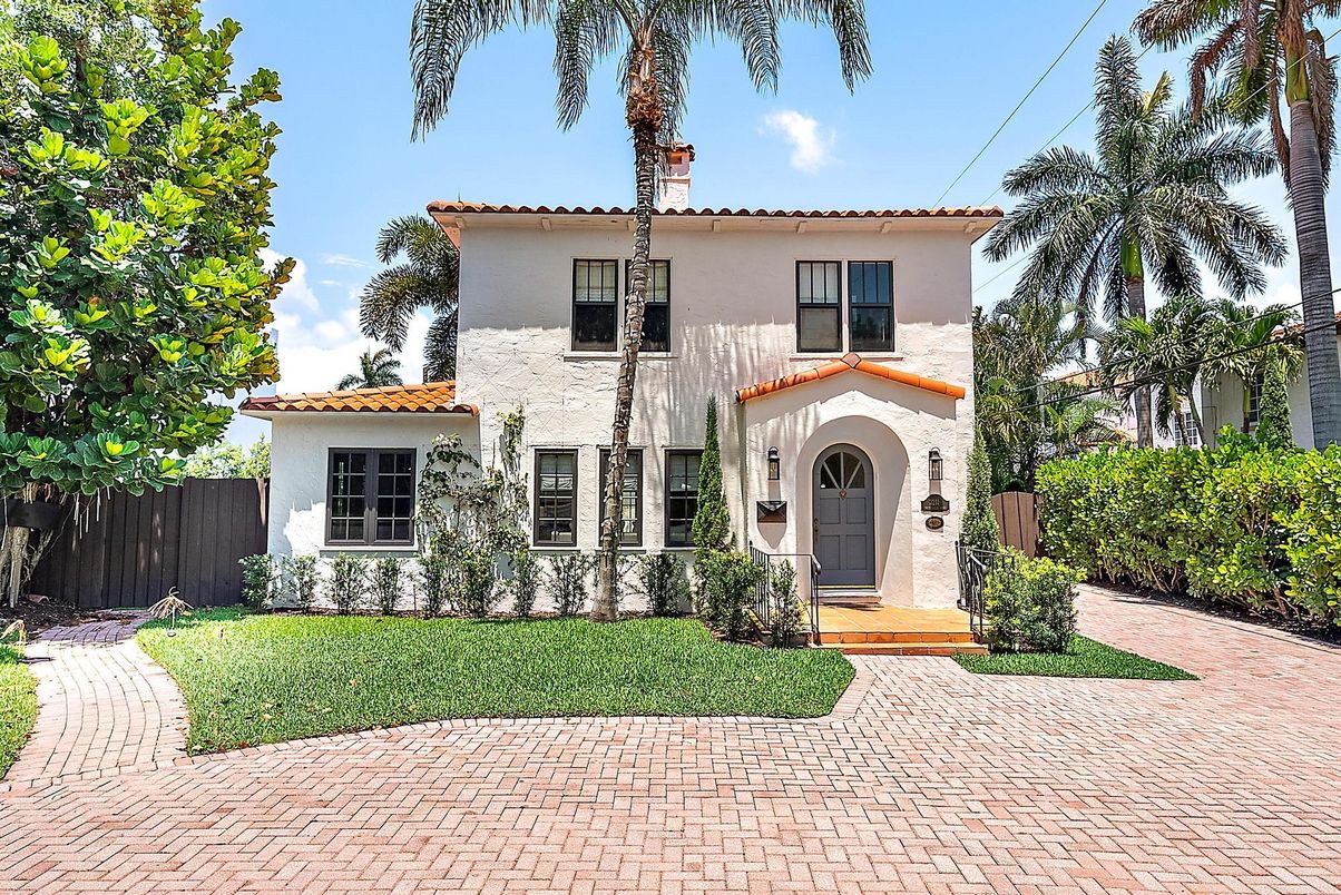 Backyard, Exterior, Facade, Spanish Mediterranean