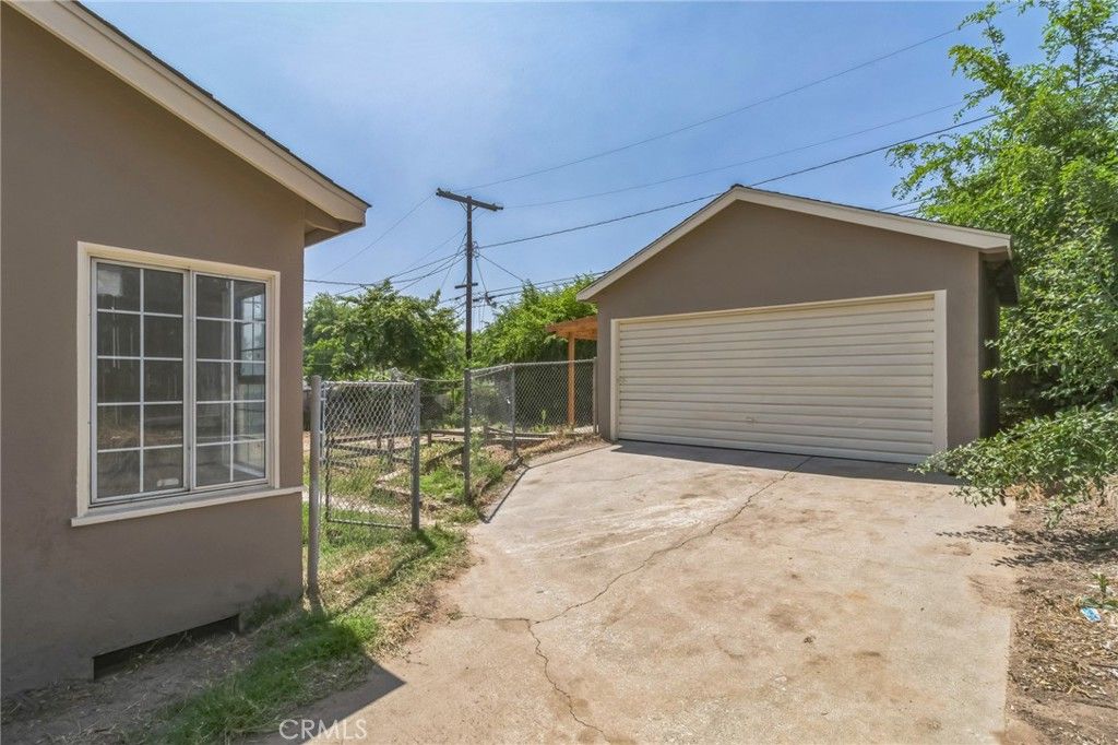 Detached Garage, Exterior