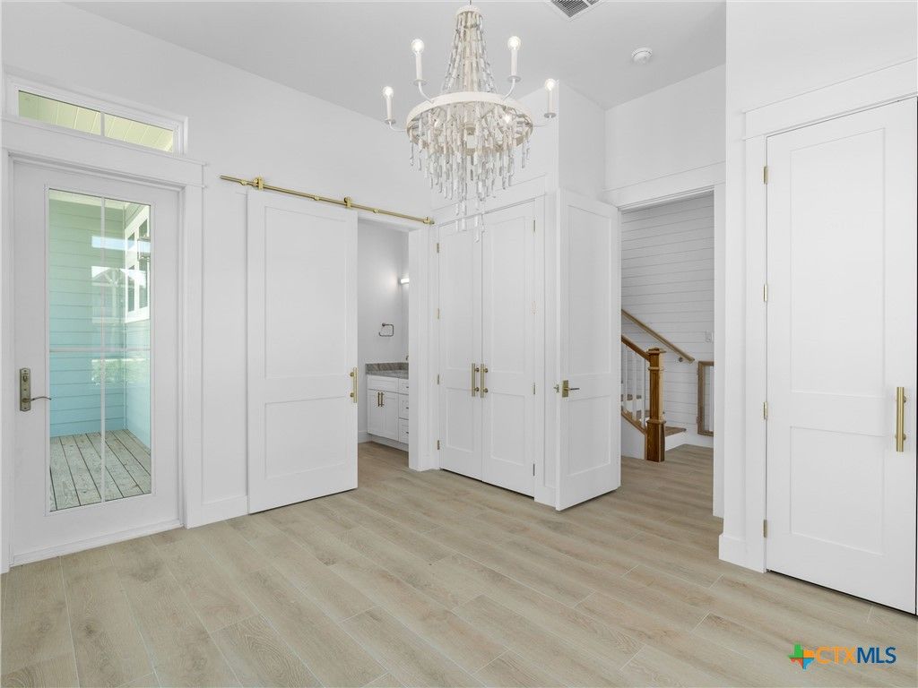 Chandelier, Empty room, Interior, Wood Texture Flooring