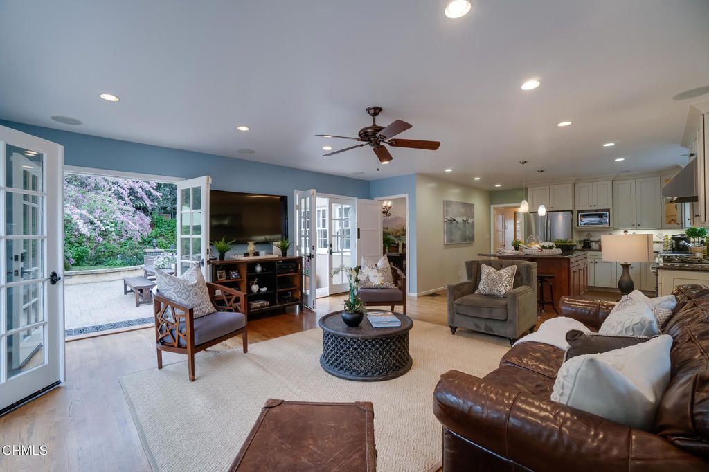 Interior, Kitchen, Living room, Pendant Lights, Recessed Lighting, Stainless Steel Appliances, Wood Texture Flooring