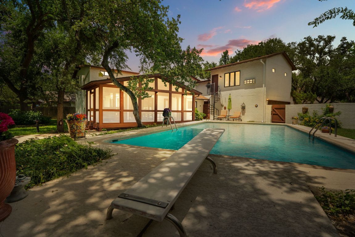 Exterior, Pool