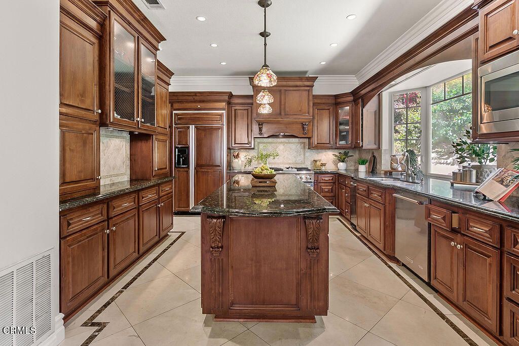 Interior, Kitchen, Pendant Lights, Recessed Lighting, Stainless Steel Appliances