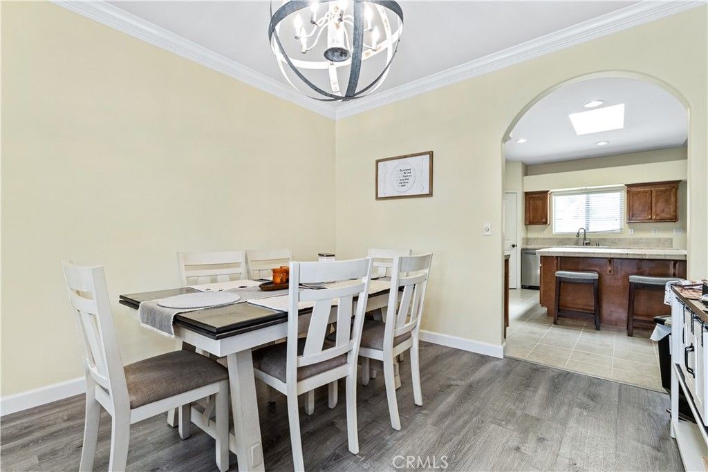 Dining room, Interior, Kitchen, Pendant Lights, Recessed Lighting, Wood Texture Flooring