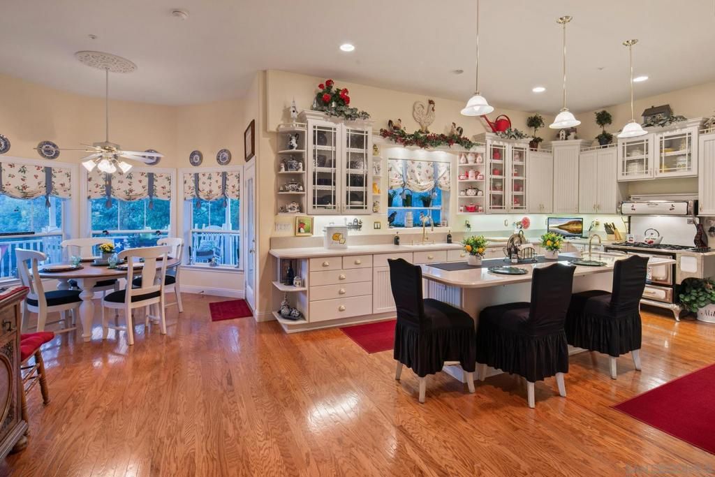 Dining room, Interior, Kitchen, Pendant Lights, Recessed Lighting, Wood Texture Flooring