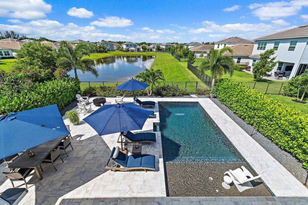Exterior, Pool, Water