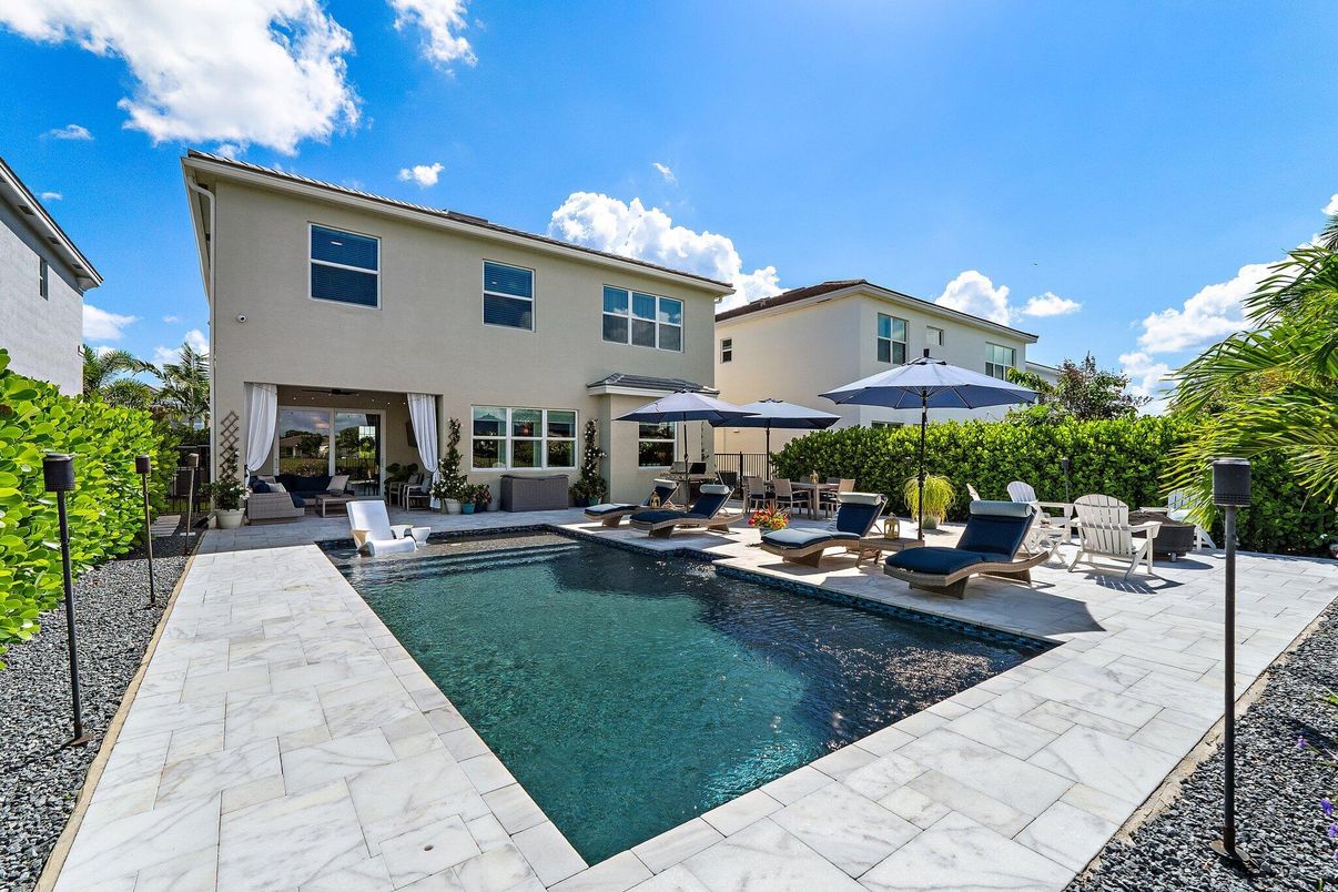Exterior, Pool