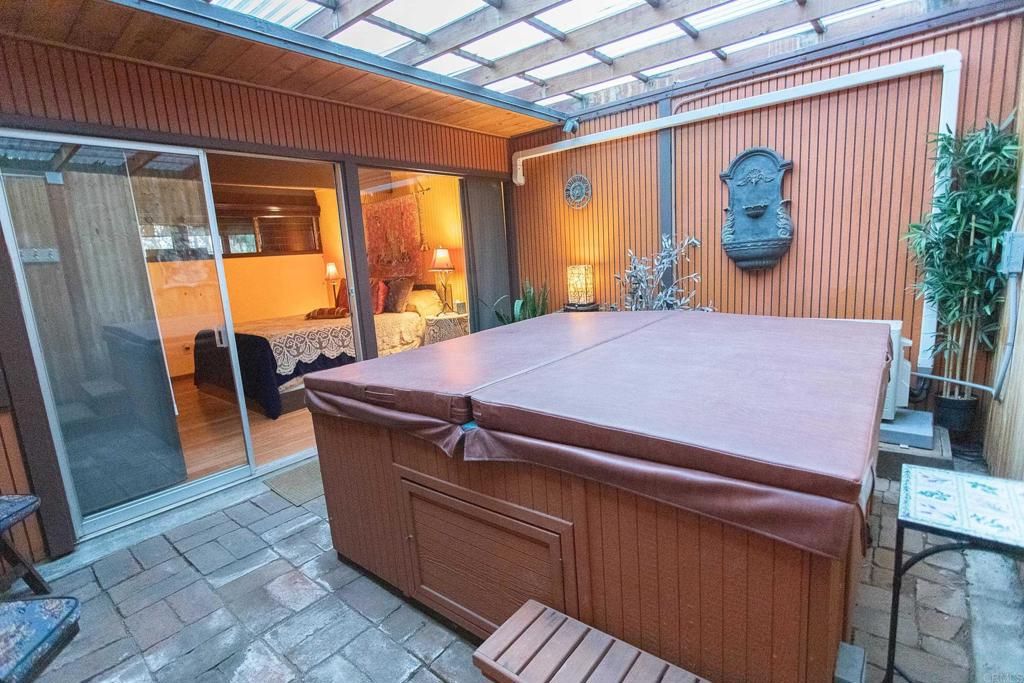 Exterior, Hot Tub