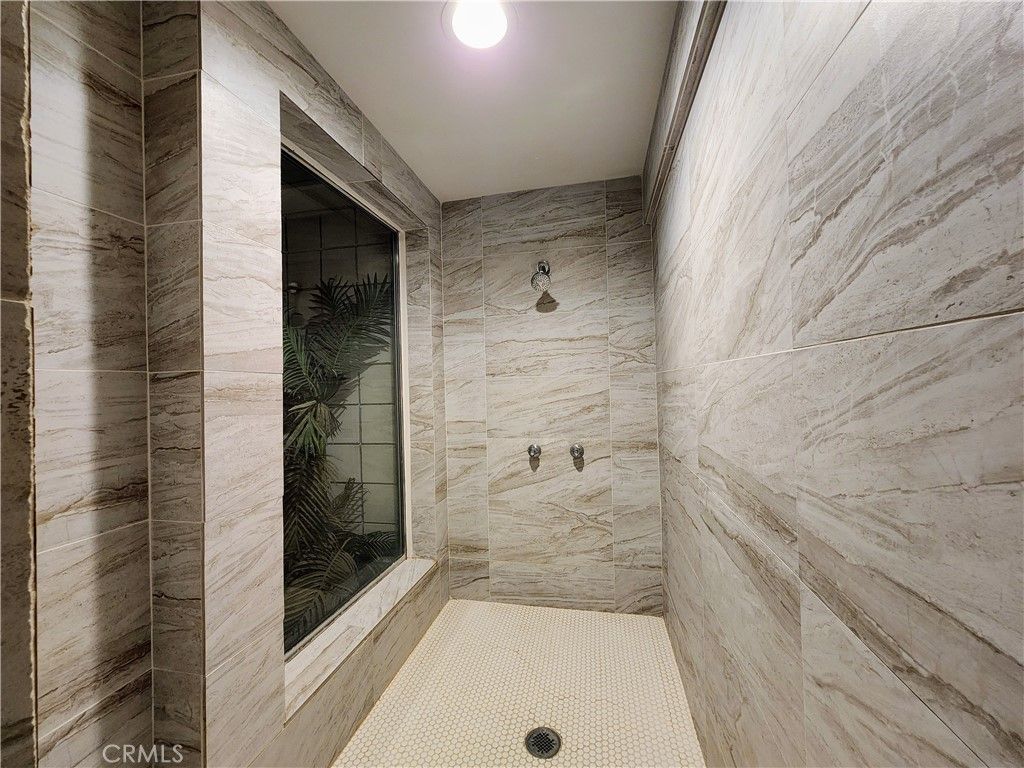 Bathroom, Interior, Marble Walls, Recessed Lighting