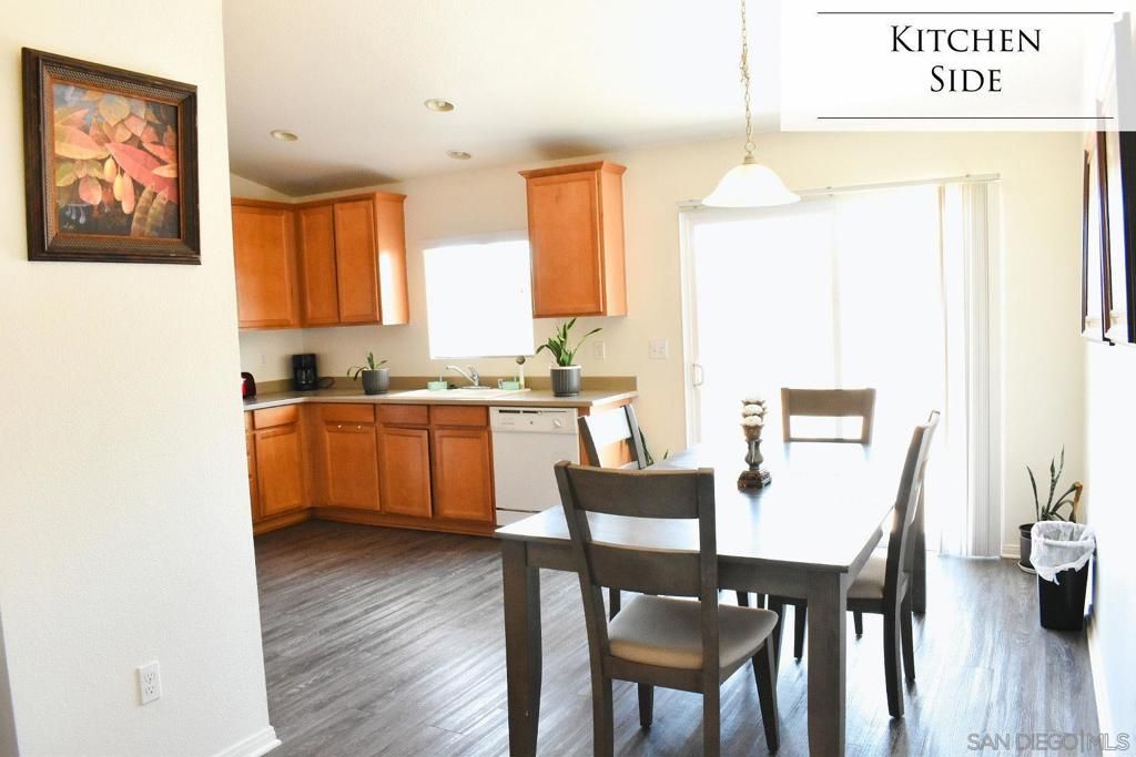 Dining room, Interior, Kitchen, Pendant Lights, Recessed Lighting, Wood Texture Flooring