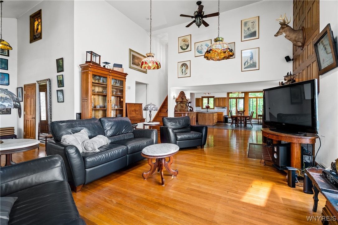 Interior, Living room, Pendant Lights, Wood Texture Flooring