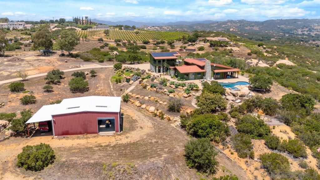 Exterior, Drone