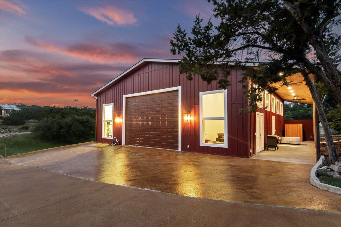 Detached Garage, Exterior
