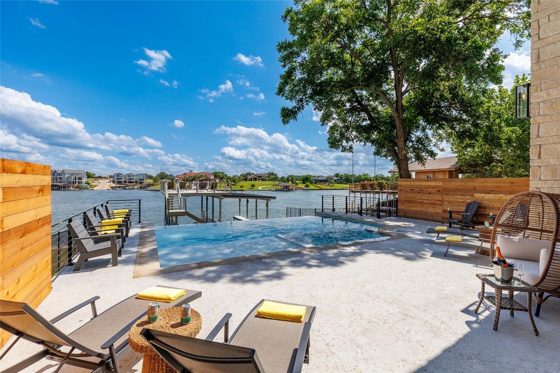 Exterior, Pool, Water