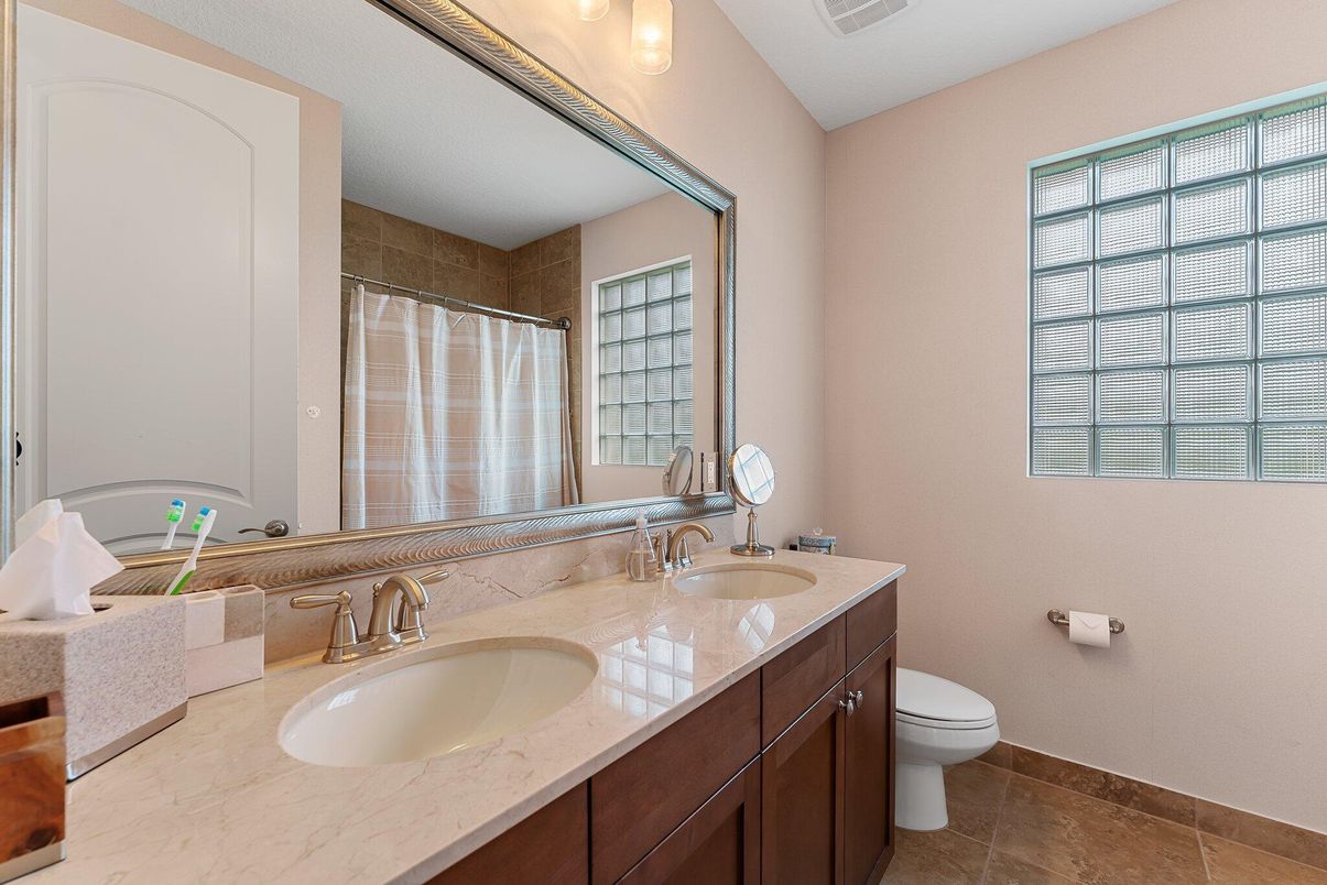 Bathroom, Dual Sink Vanities, Interior
